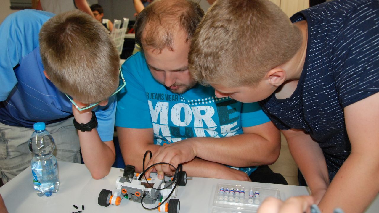 Krasiejów - obóz robotyki z wykorzystaniem klocków LEGO* 9-13 lat