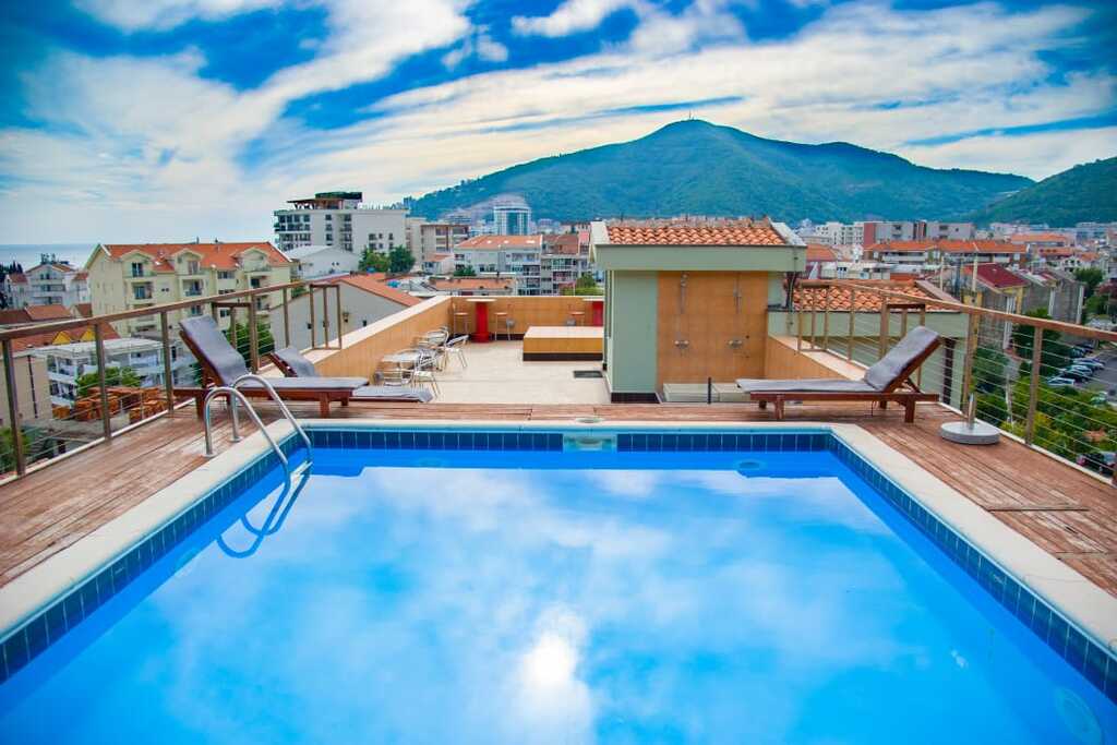Czarnogóra - Budva - Summer Camp 18+ - wylot z Krakowa